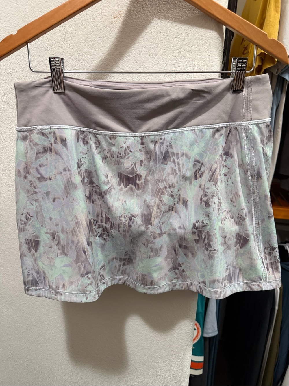 lululemon athletica Lavender Gray Floral Skort